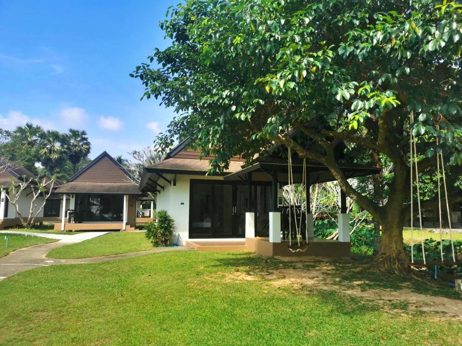 Nana Beach Hotel & Resort Pathiu Exterior foto